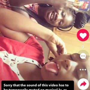 Meet your Posher, Raquel